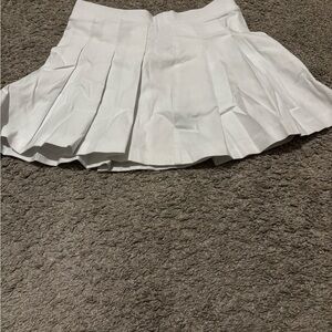 Elegant White Pleated Skirt